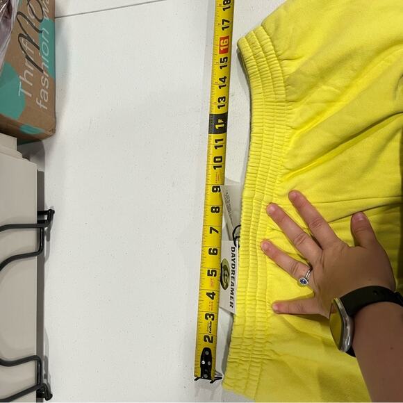 New! Daydreamer Hi-Frequency BF Boyfriend Sweat Shorts in Citron Yellow Size 1X - Picture 7 of 8